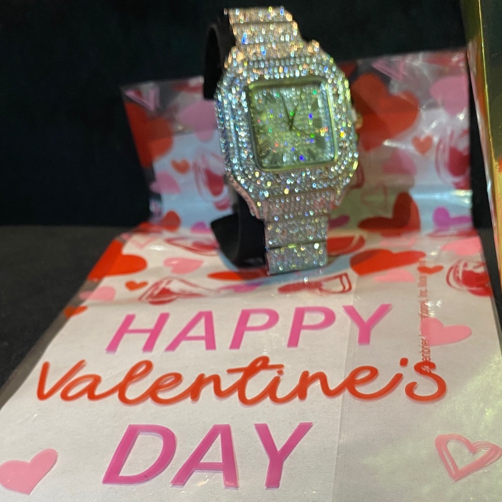 Sparkling Silver Watch fit for the king or queen Valentine’s Day gift